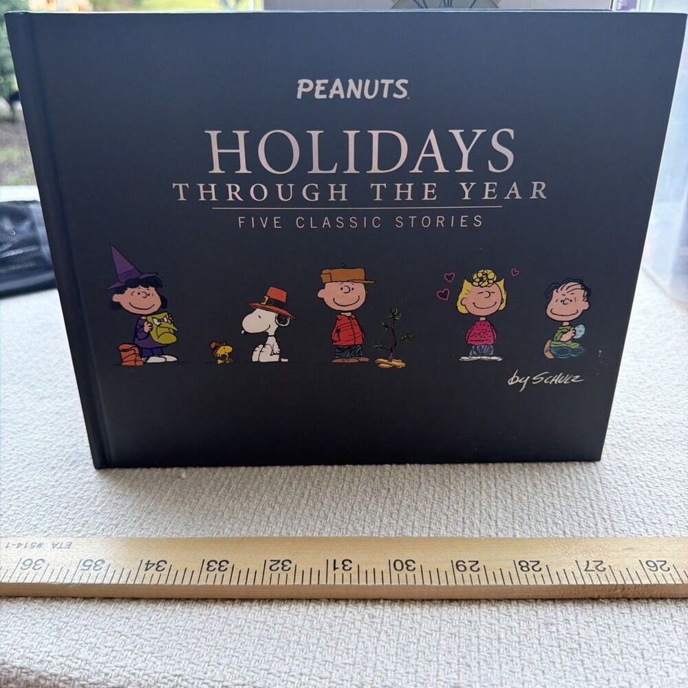 Peanuts Holidays Through the Year 5 Stories Schulz Hallmark Hardcover 2007